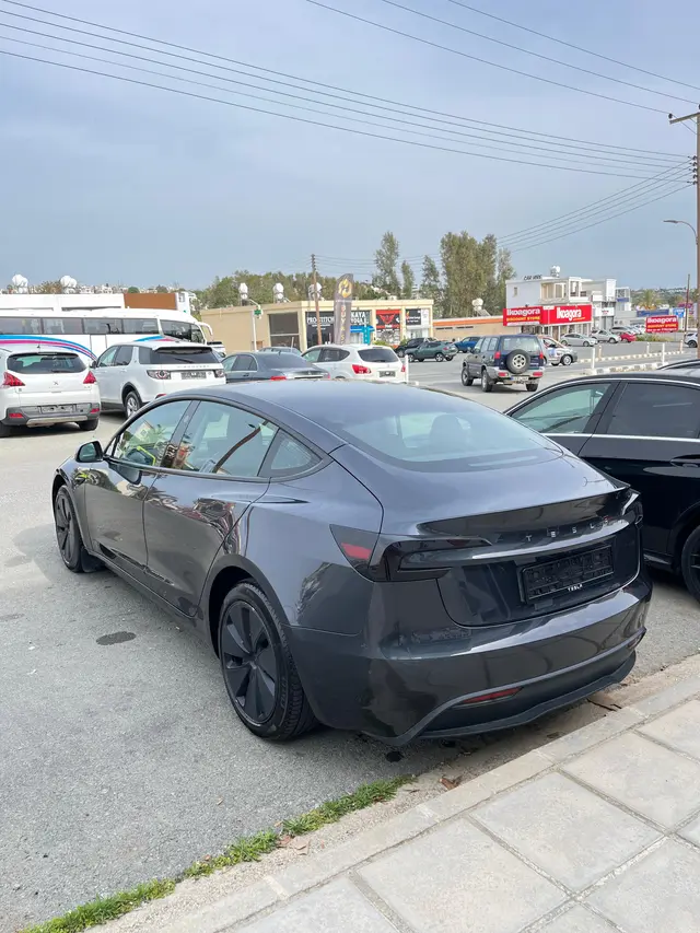 2024 Tesla Model 3 Long Range — photo 3 of 6