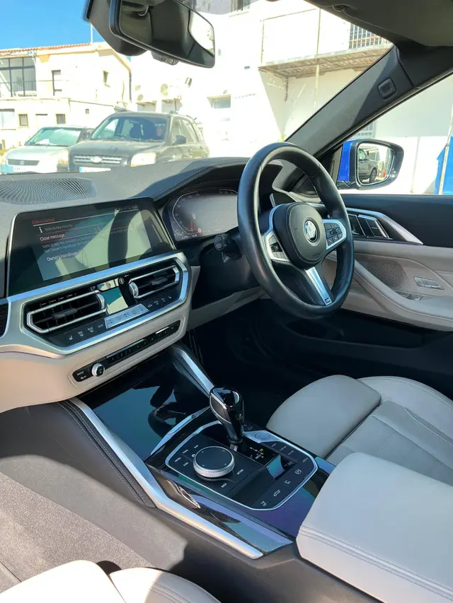 2022 BMW 420i M-Sport Convertible — photo 6 of 8
