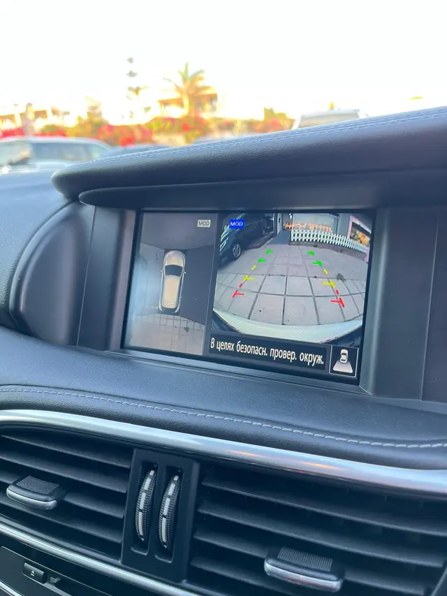 2016 INFINITI Q30 — photo 8 of 9