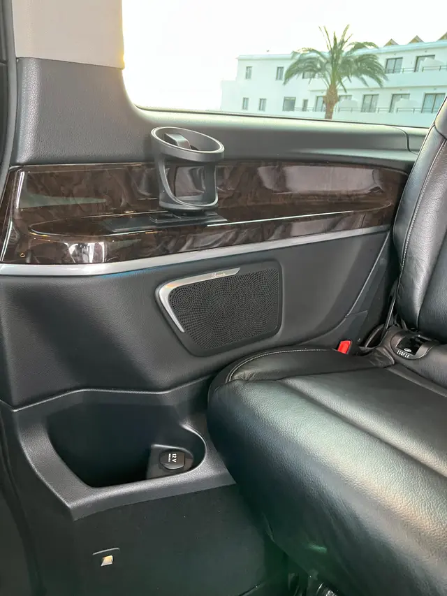 2017 Mercedes-Benz V220d Long — photo 10 of 12