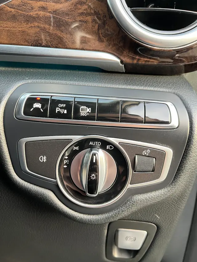 2017 Mercedes-Benz V220d Long — photo 12 of 12