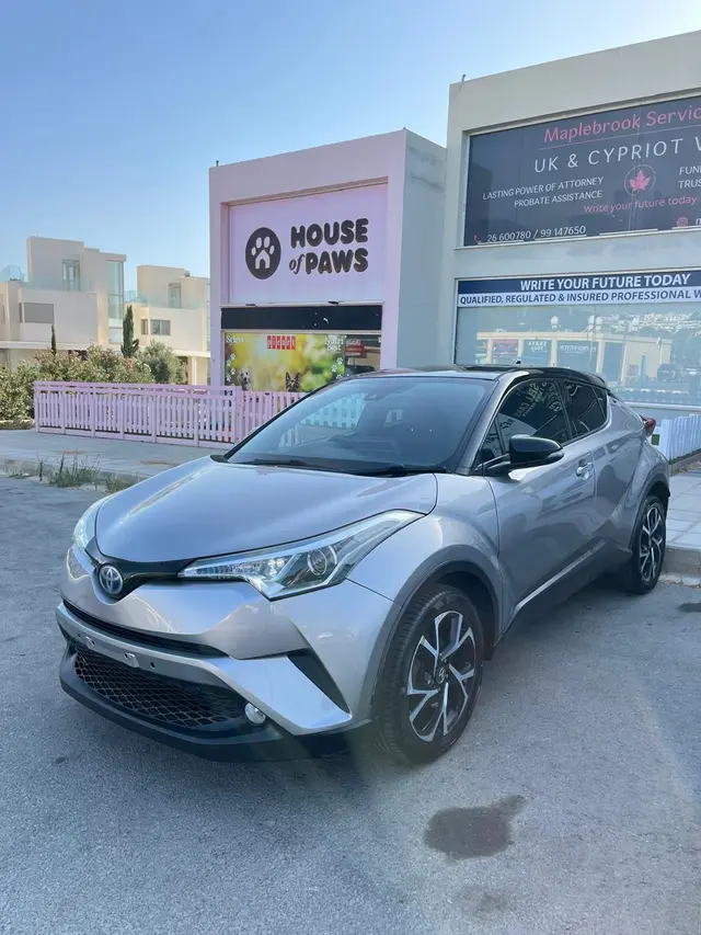 2017 Toyota C-HR — photo 2 of 4