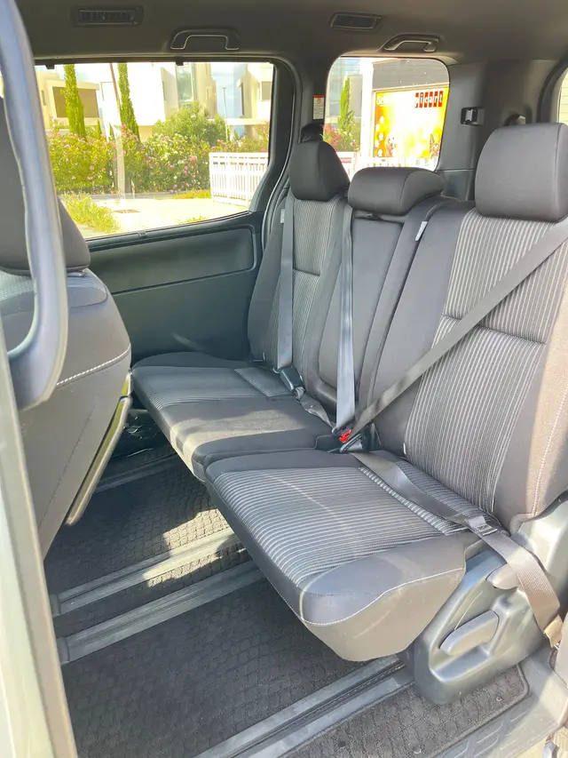 2021 Toyota Voxy — photo 8 of 8