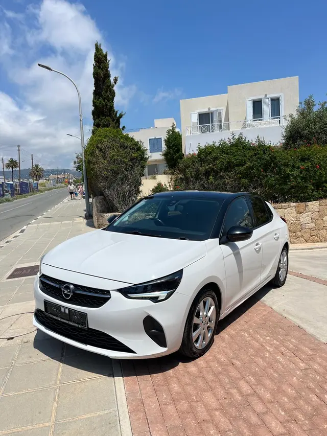 2021 Opel Corsa — photo 2 of 8