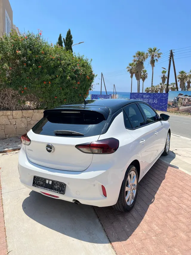 2021 Opel Corsa — photo 4 of 8