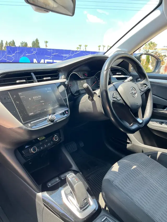 2021 Opel Corsa — photo 6 of 8
