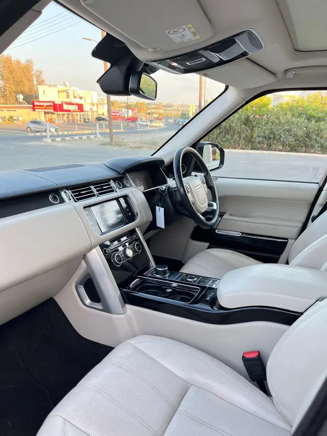 2015 Range Rover Vogue — photo 5 of 7